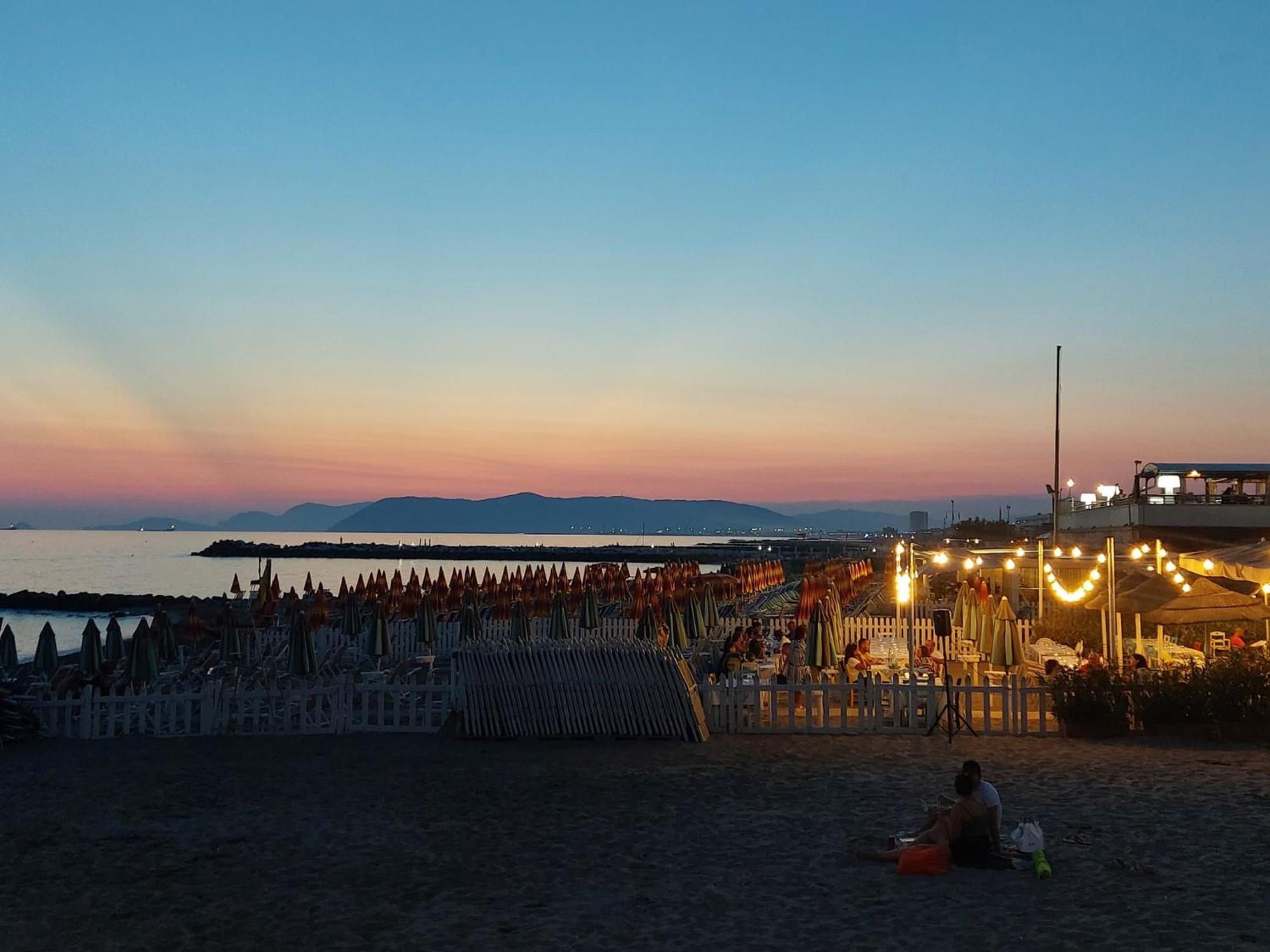 Appartamento Al Mare Di Liguria E Toscana Марина-ди-Масса Экстерьер фото
